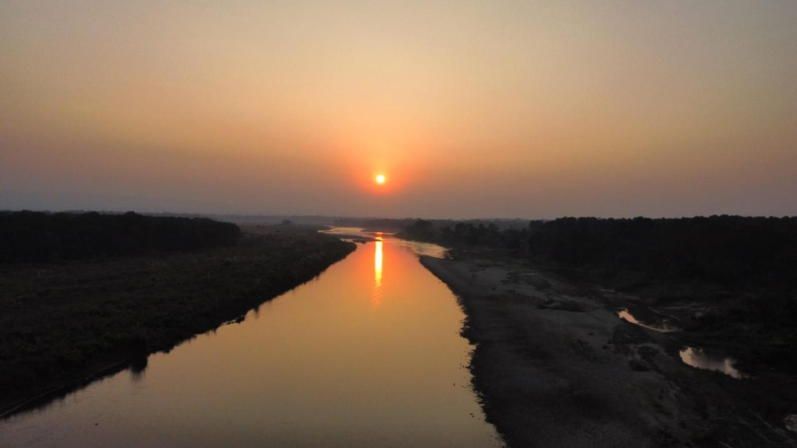 Bamby Chilling House - Feel The Nature Sauraha Exterior foto