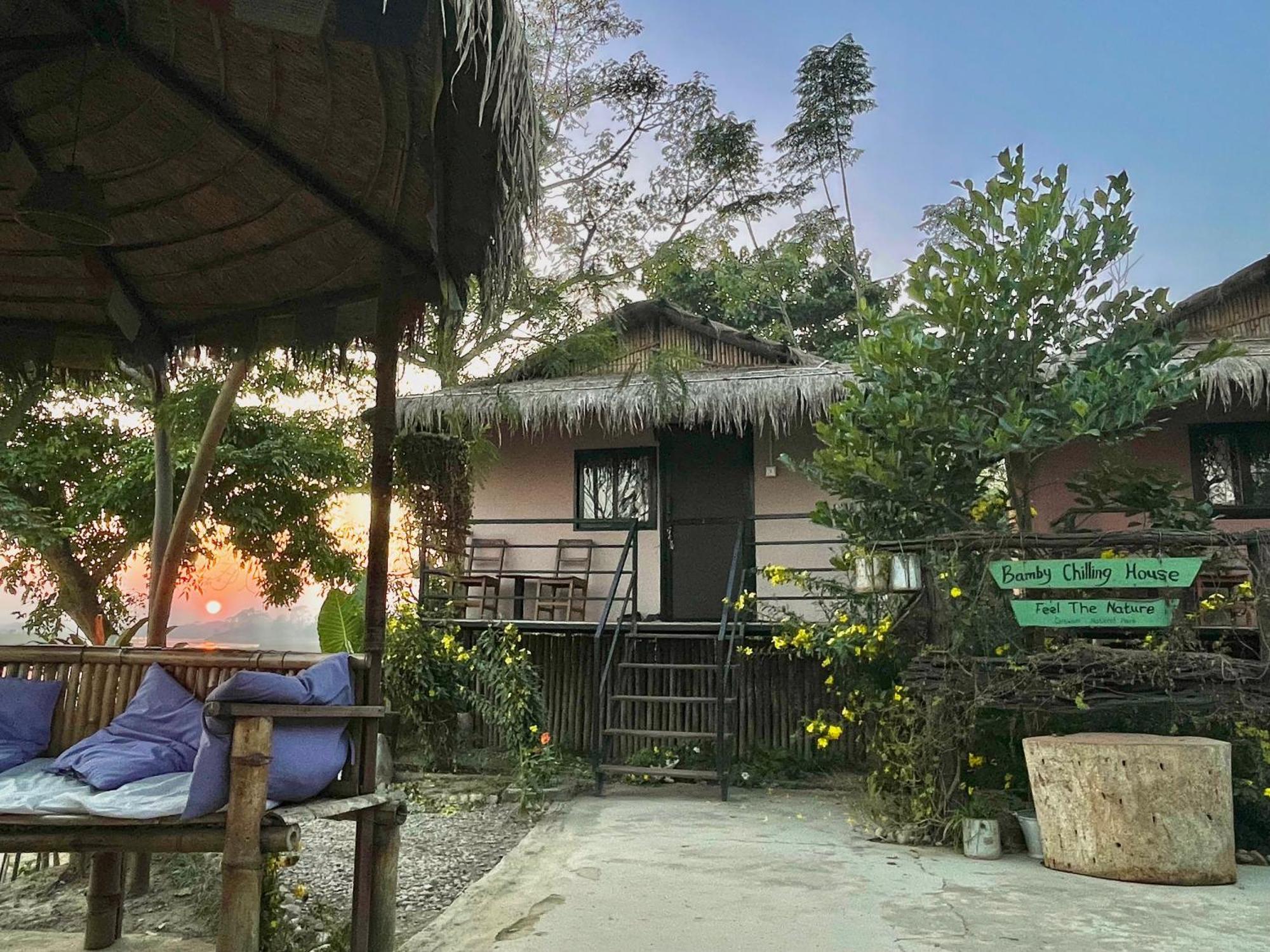 Bamby Chilling House - Feel The Nature Sauraha Exterior foto